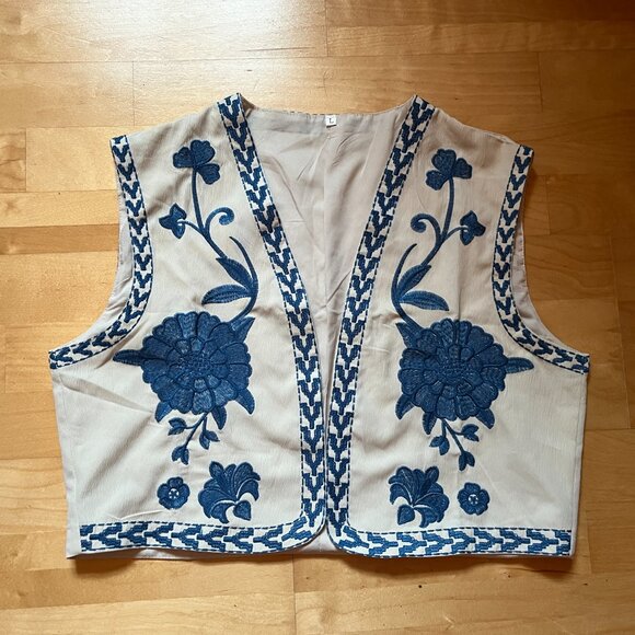 Blue and White Embroidered Vest Top Size L - Picture 2 of 10